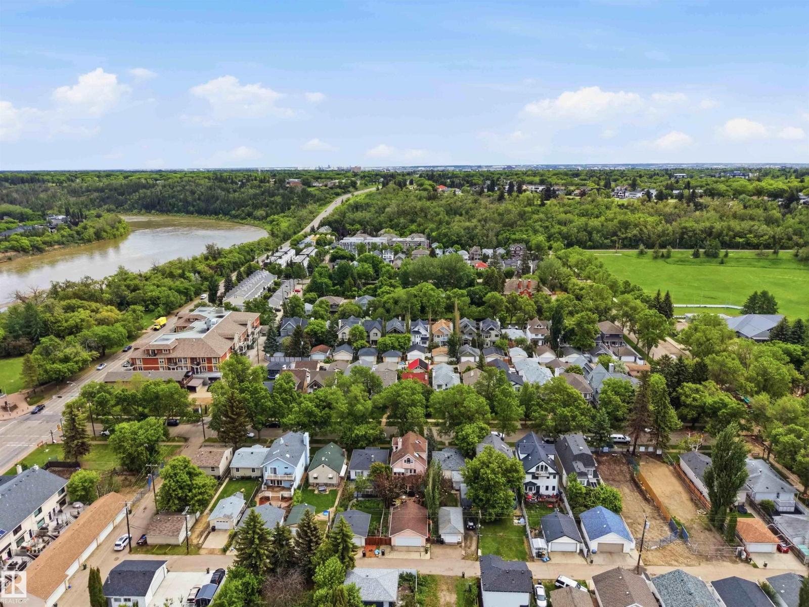 9730 95 ST NW - 72