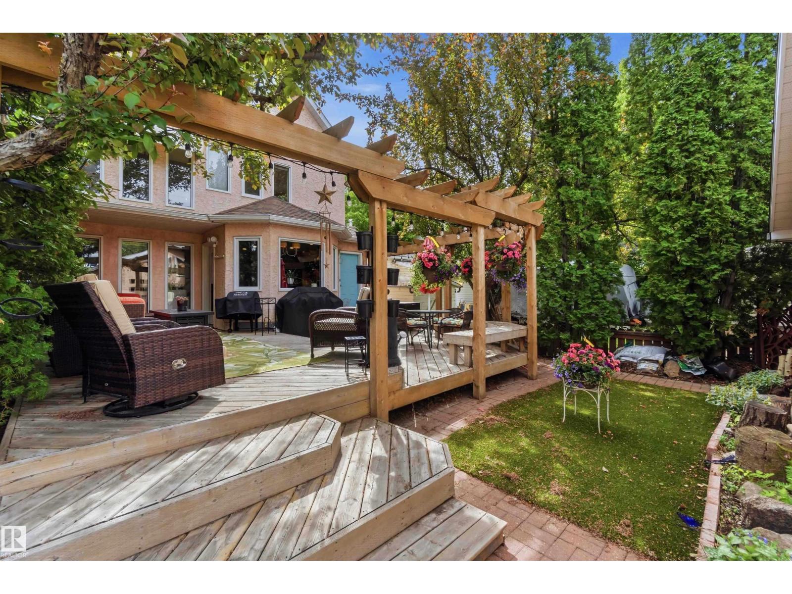 9730 95 ST NW - 62