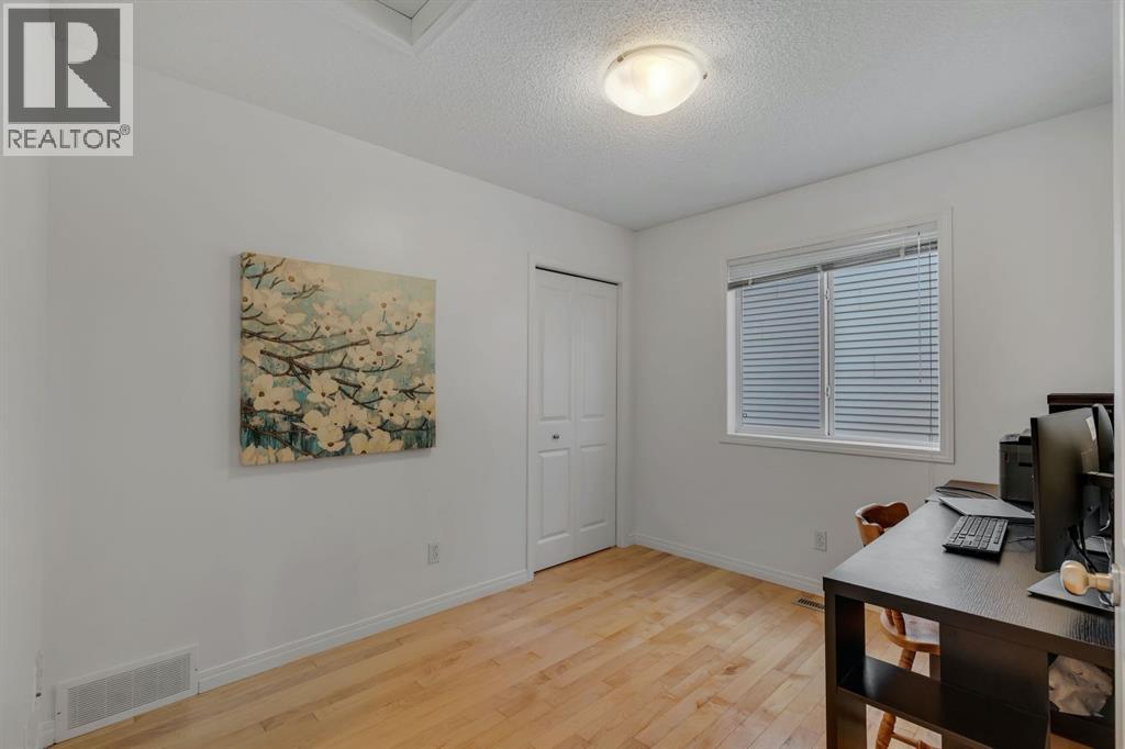 208 Royal Birch Circle NW — photo 25