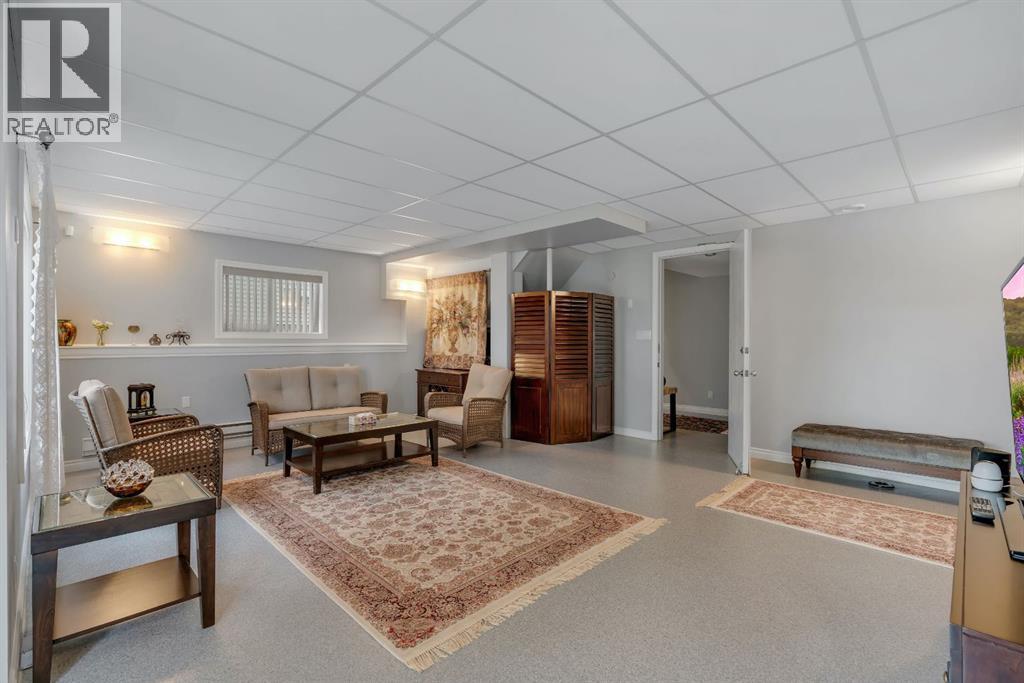 208 Royal Birch Circle NW — photo 32