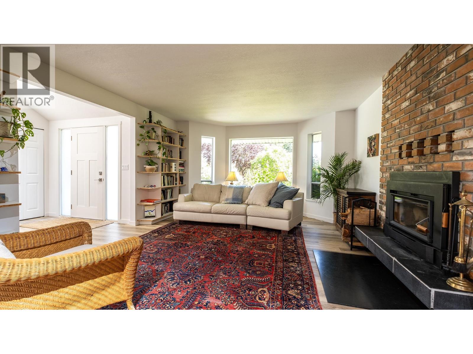 5555 WINTER ROAD, Sechelt