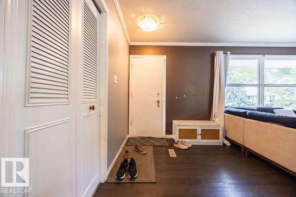 1033 Strathcona DR - 10