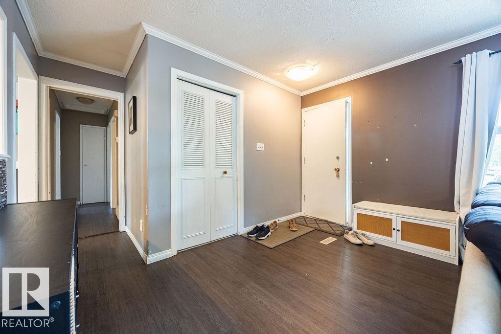 1033 Strathcona DR - 11