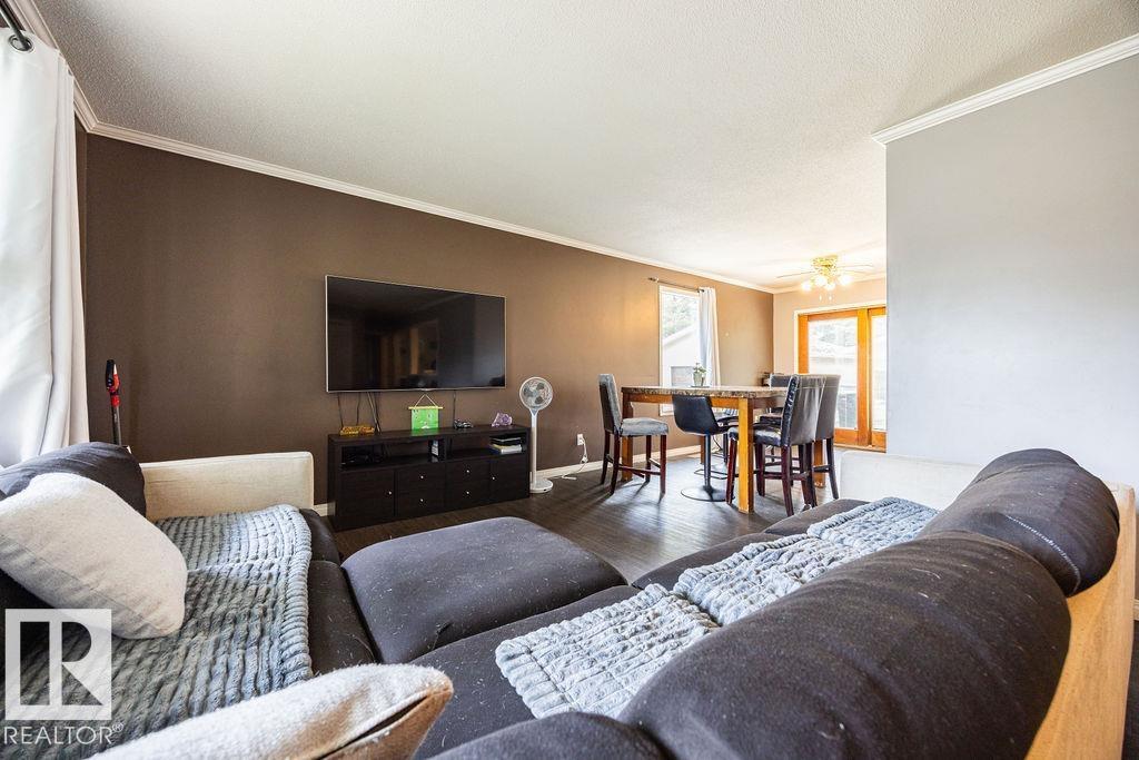 1033 Strathcona DR - 13