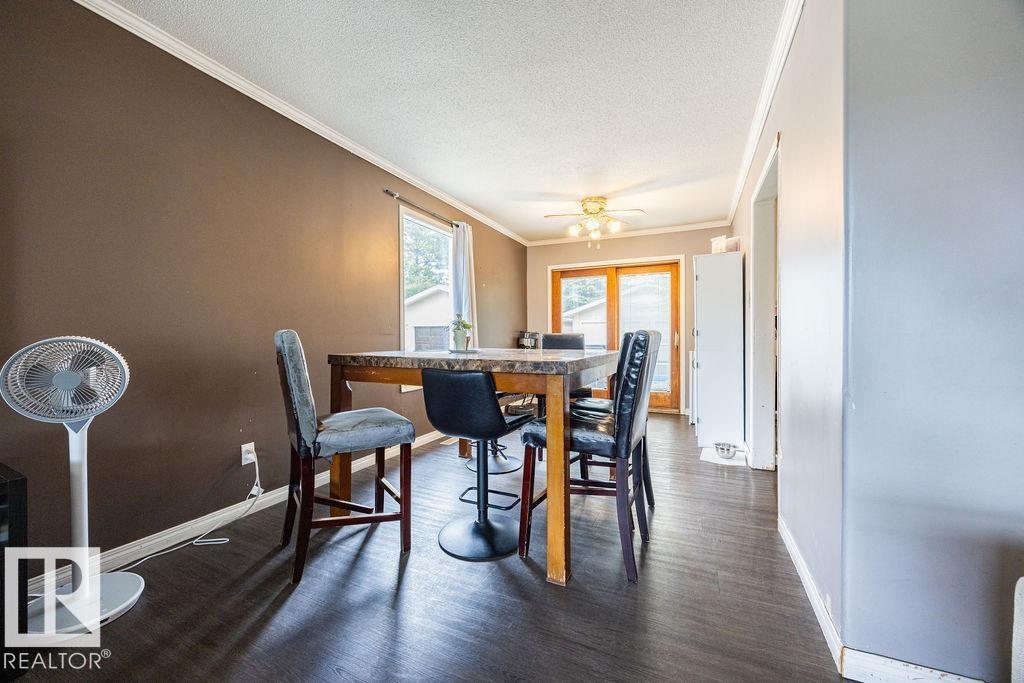 1033 Strathcona DR - 16