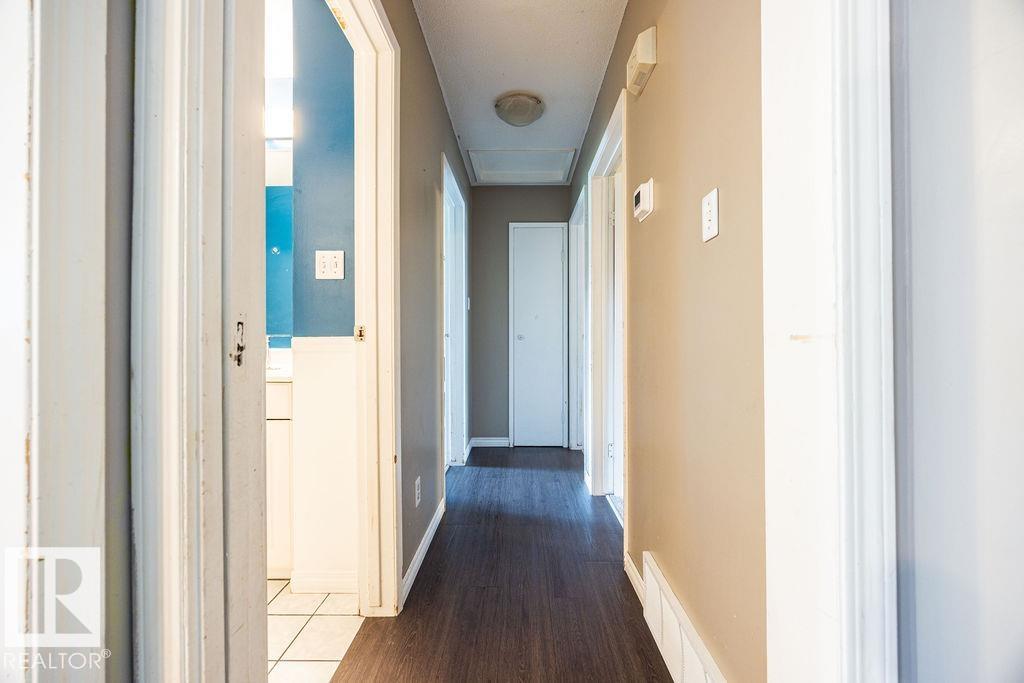 1033 Strathcona DR - 23