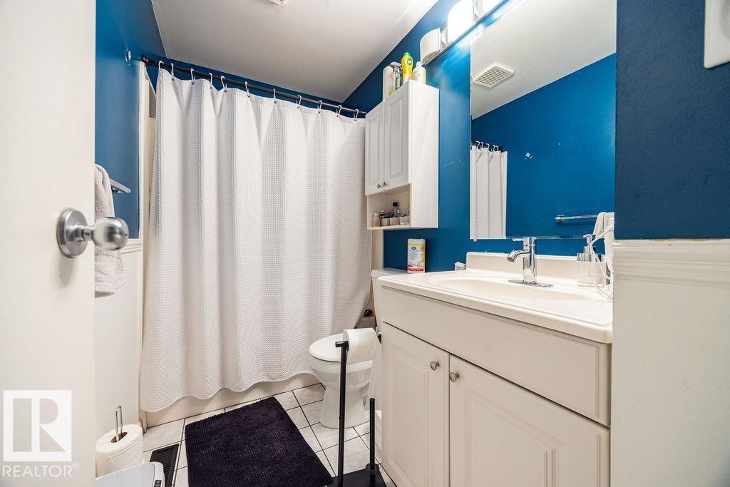 1033 Strathcona DR - 24