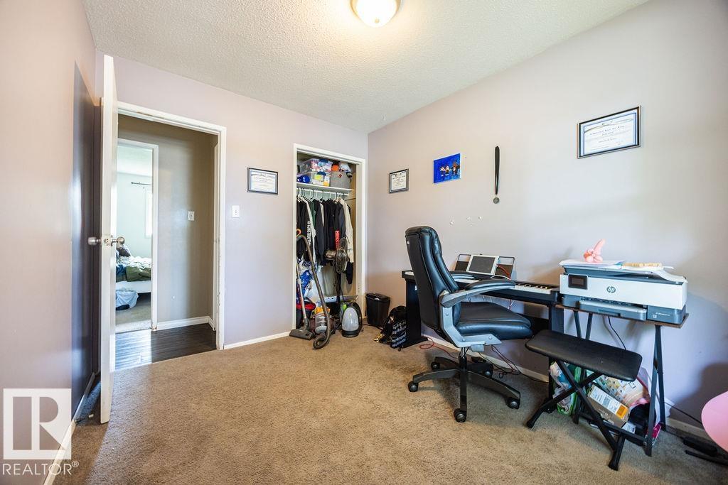 1033 Strathcona DR - 27