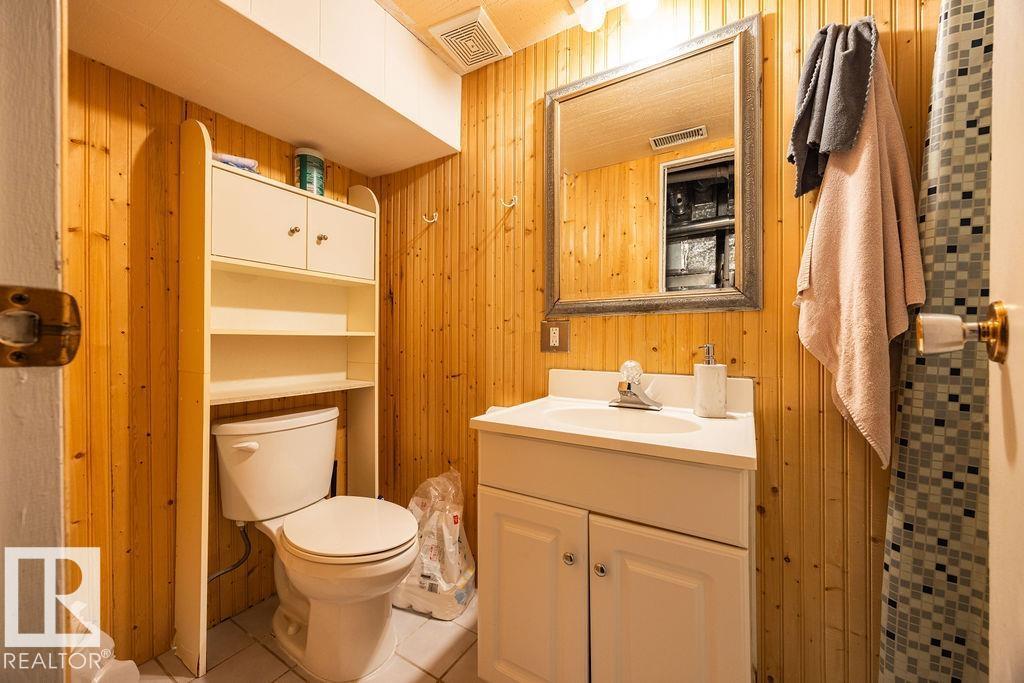 1033 Strathcona DR - 37