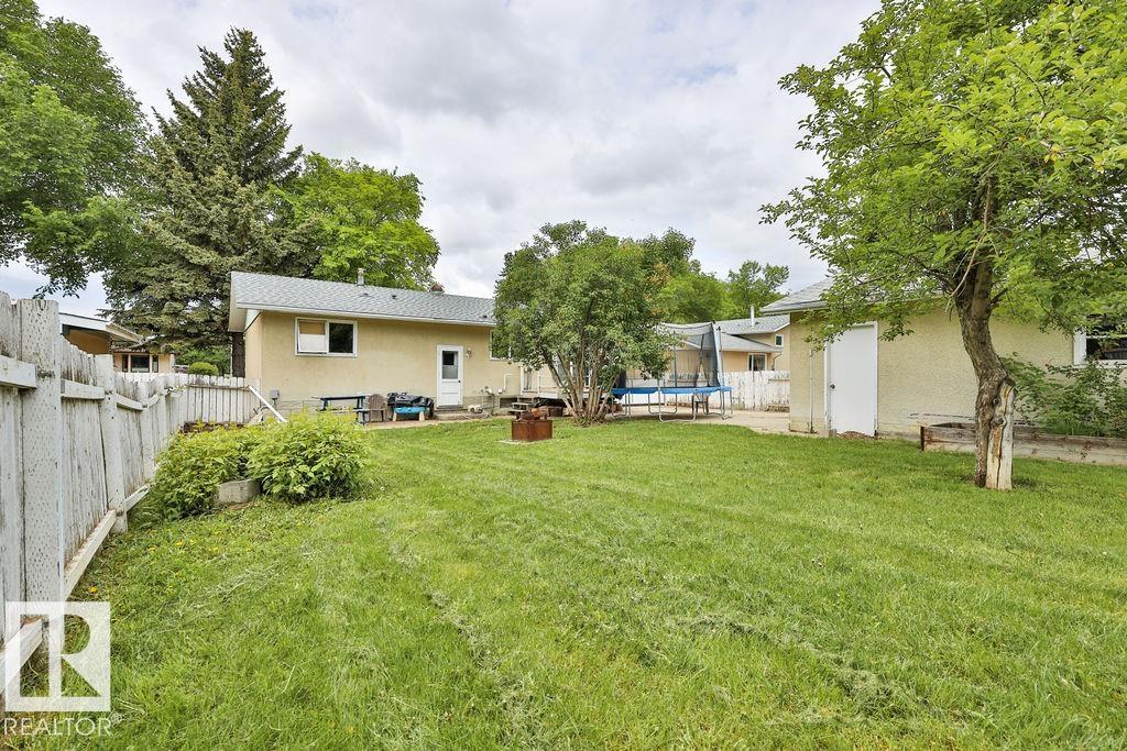 1033 Strathcona DR - 39