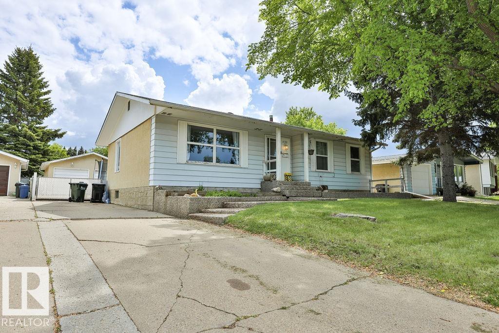 1033 Strathcona DR - 4