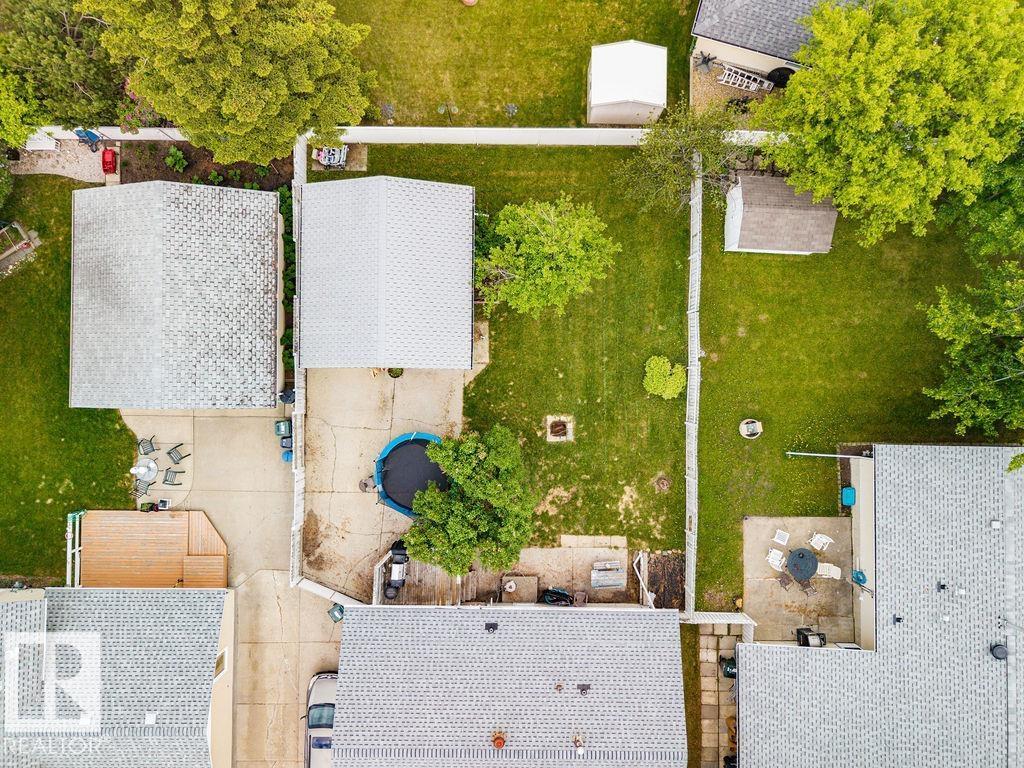 1033 Strathcona DR - 5