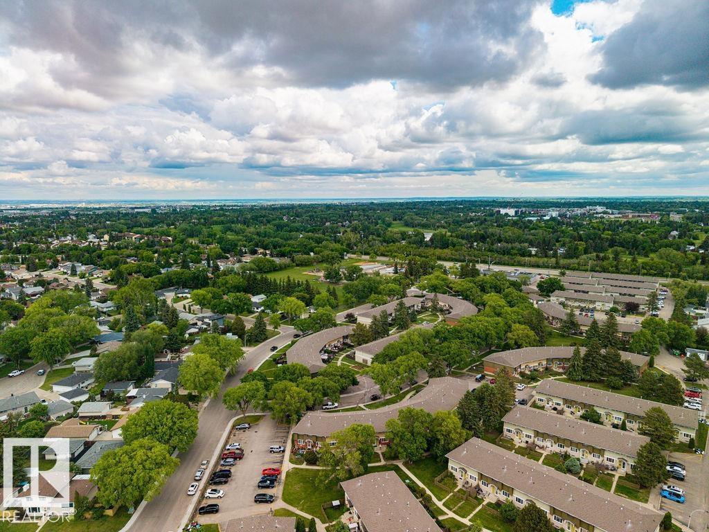 1033 Strathcona DR - 8