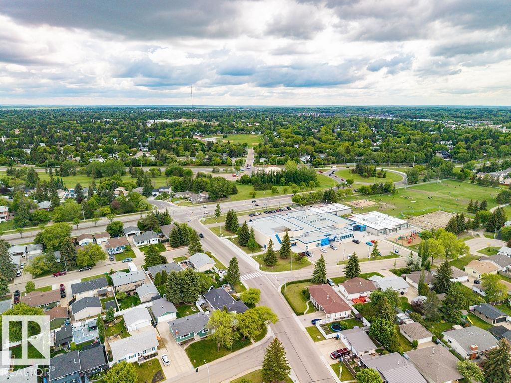 1033 Strathcona DR - 9