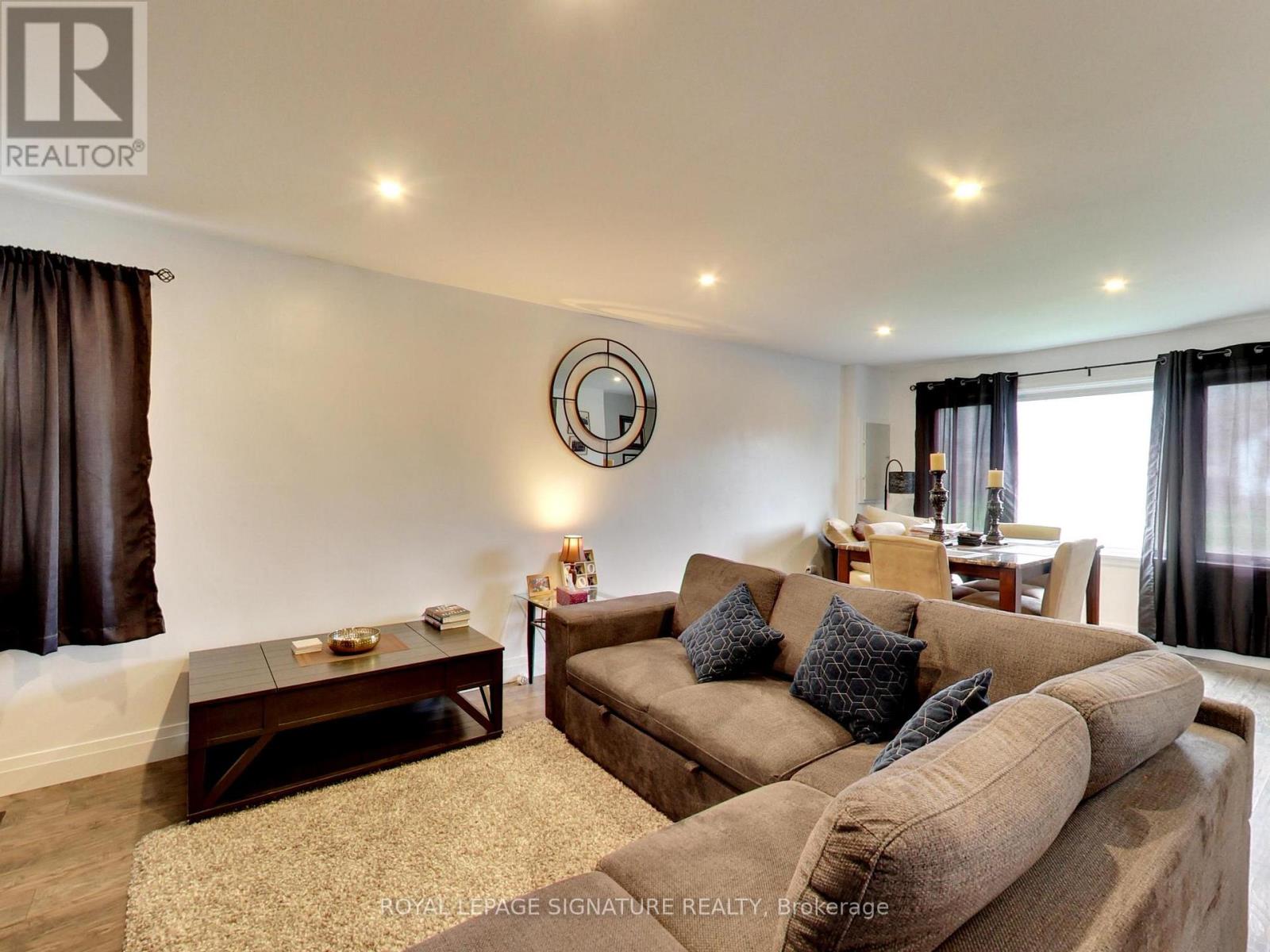 102 CENTRAL PARK BOULEVARD N - 14