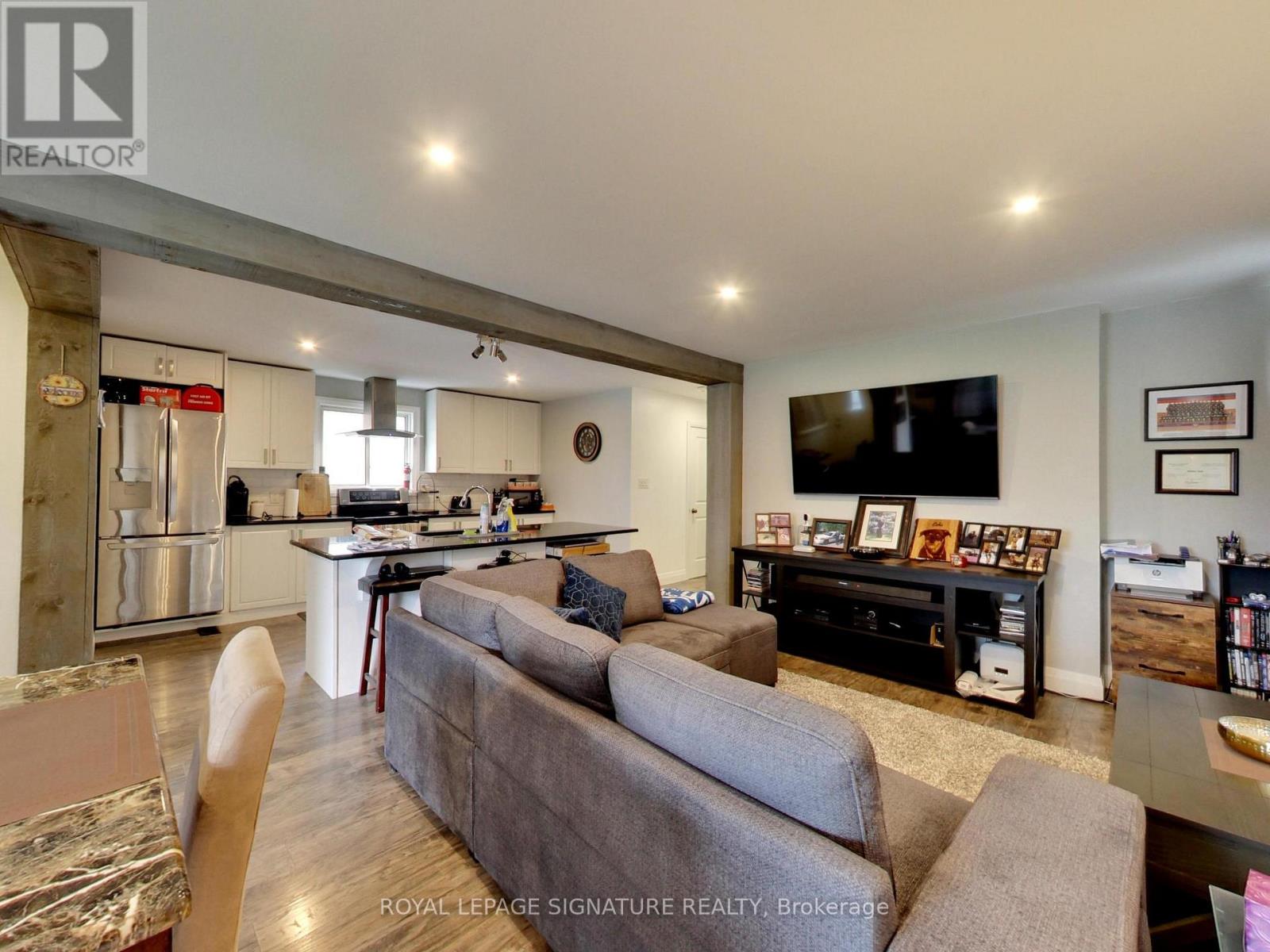 102 CENTRAL PARK BOULEVARD N - 17