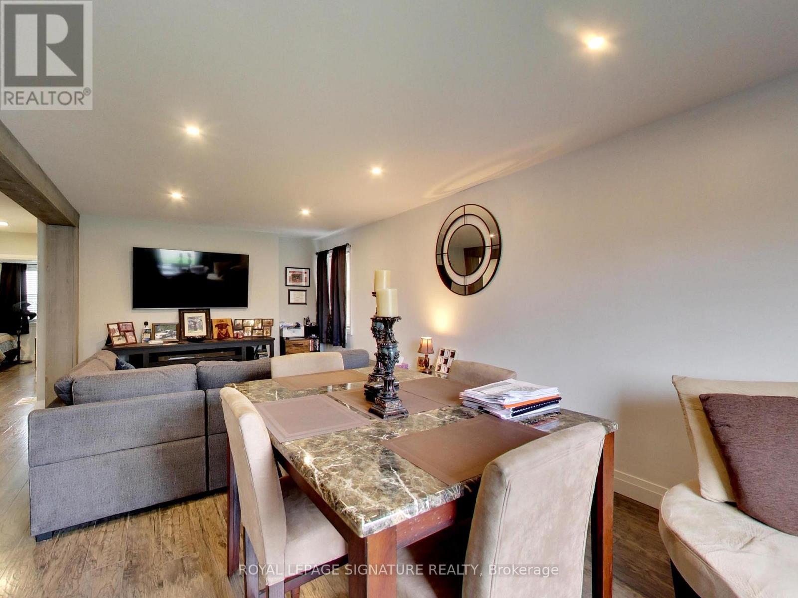 102 CENTRAL PARK BOULEVARD N - 20