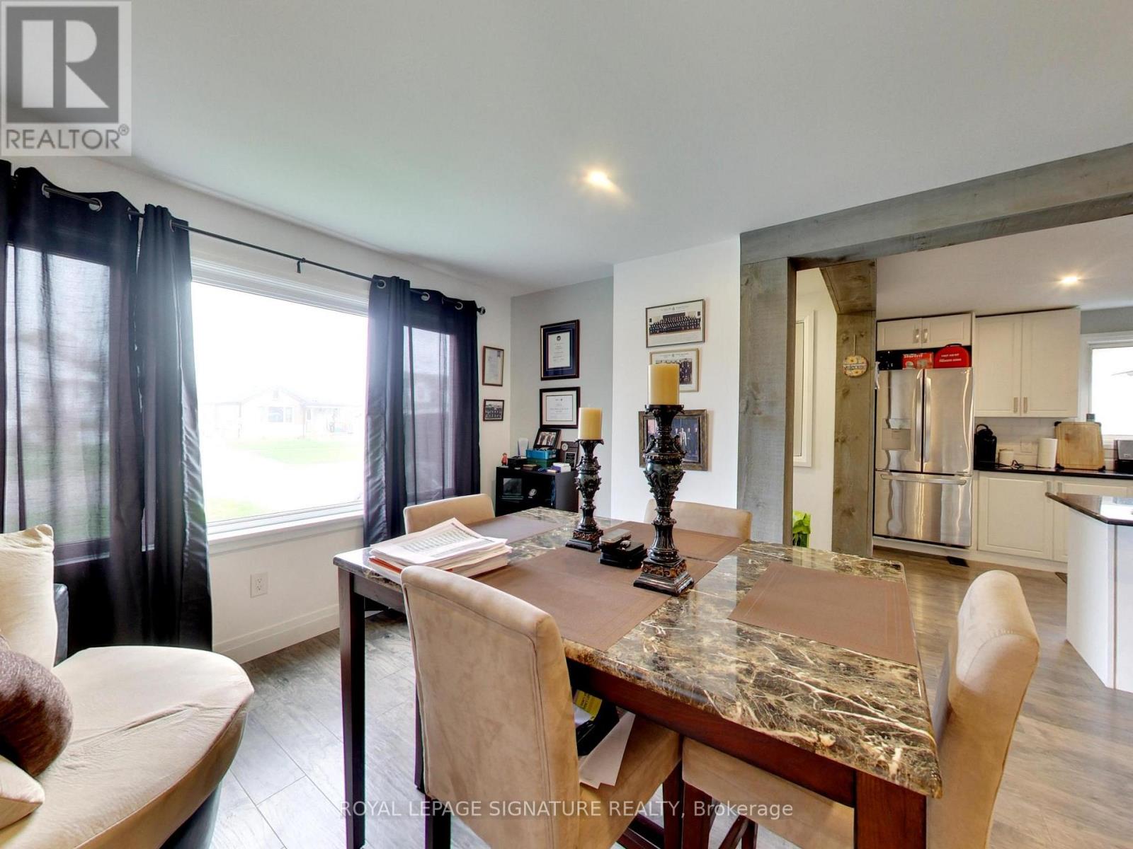 102 CENTRAL PARK BOULEVARD N - 21