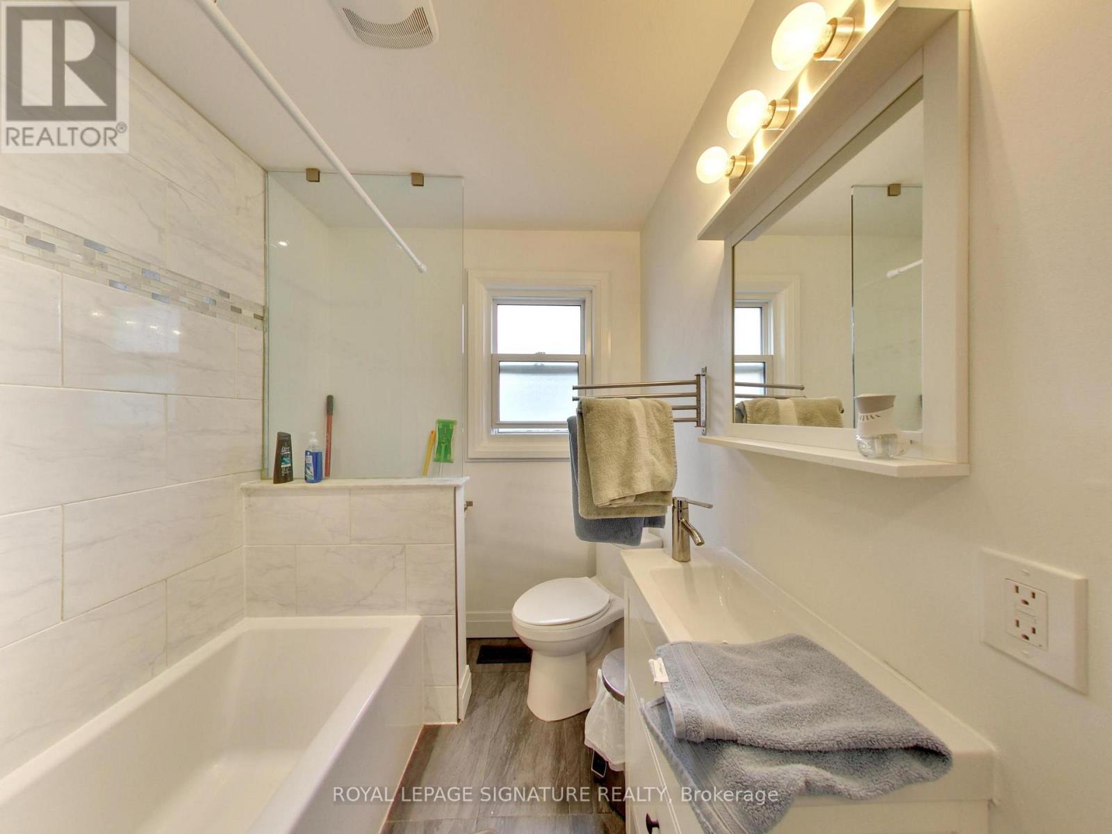 102 CENTRAL PARK BOULEVARD N - 22