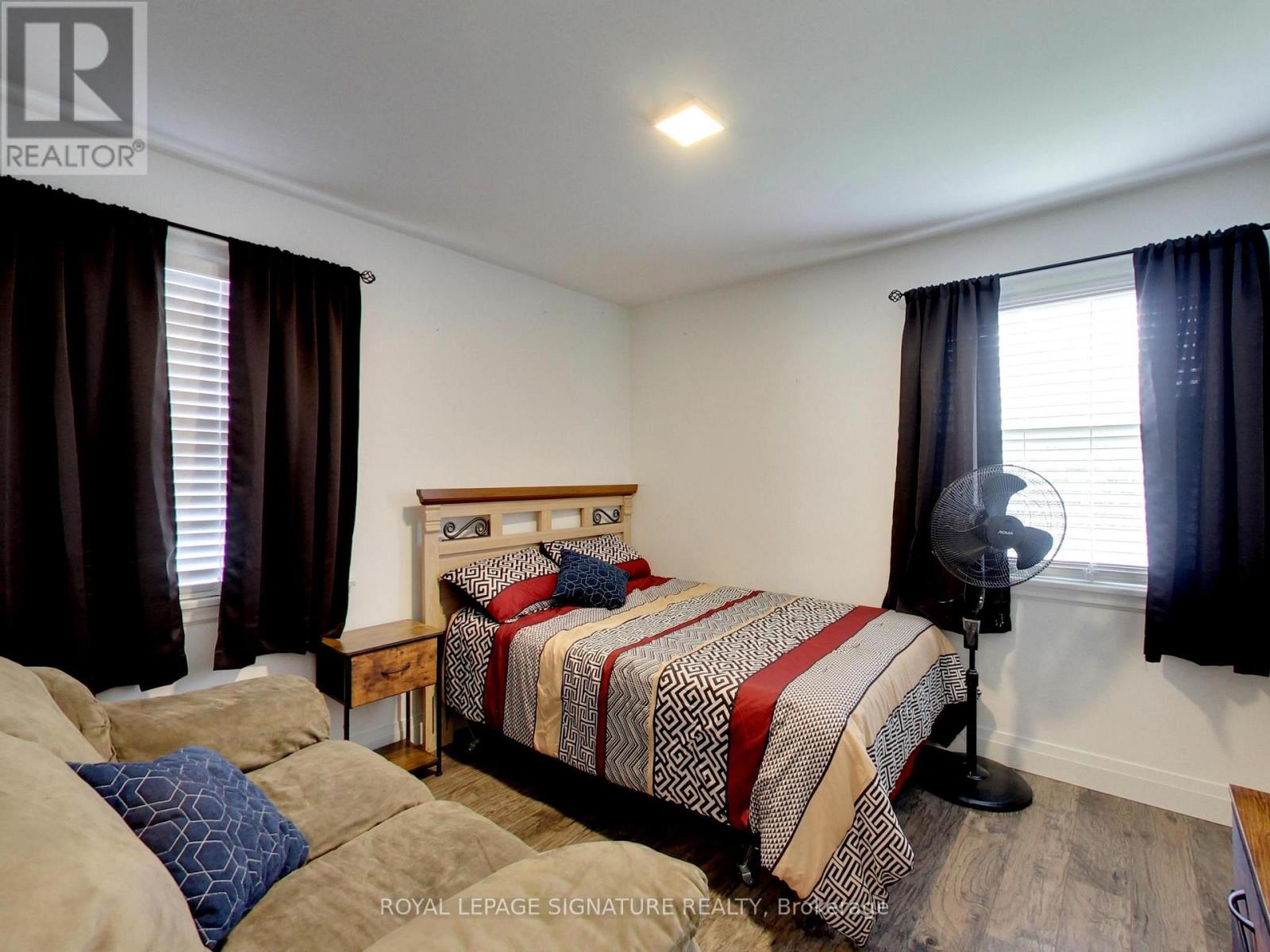 102 CENTRAL PARK BOULEVARD N - 24