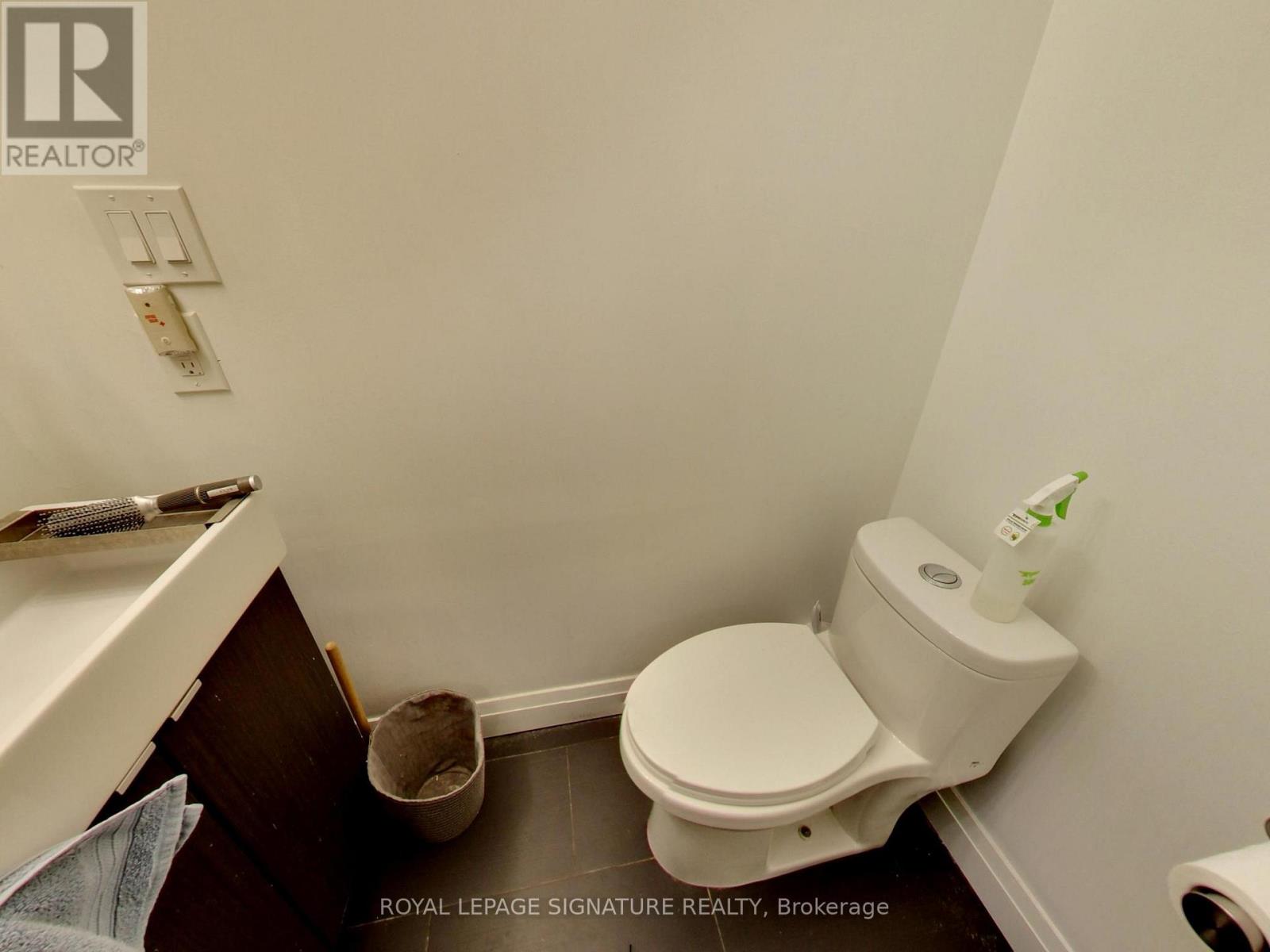 102 CENTRAL PARK BOULEVARD N - 30