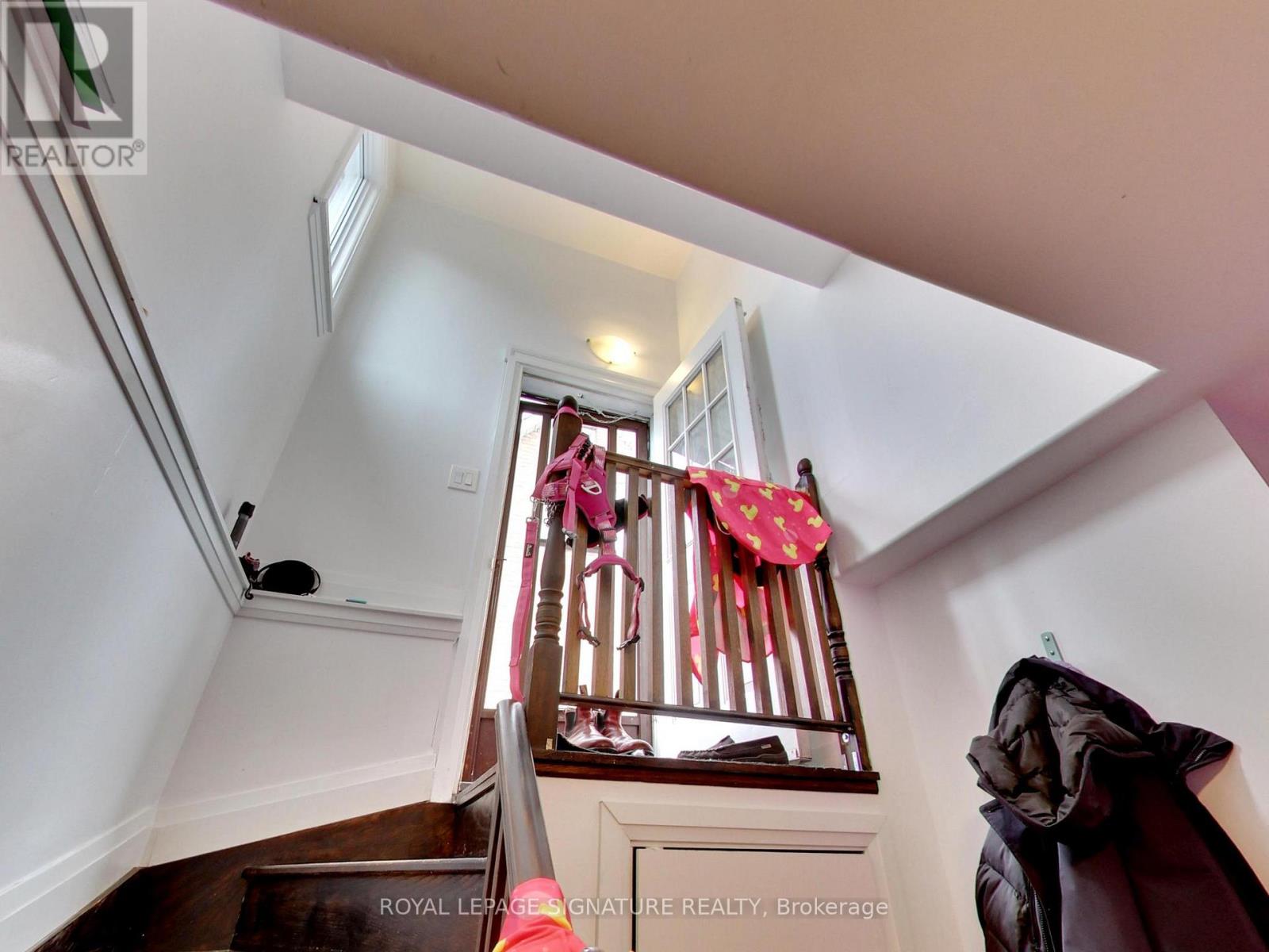 102 CENTRAL PARK BOULEVARD N - 32