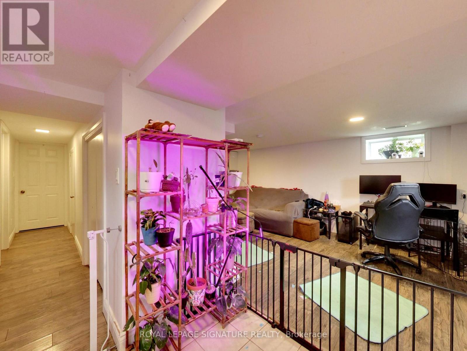 102 CENTRAL PARK BOULEVARD N - 33