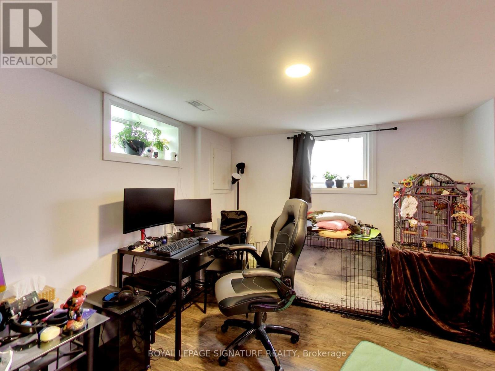 102 CENTRAL PARK BOULEVARD N - 34