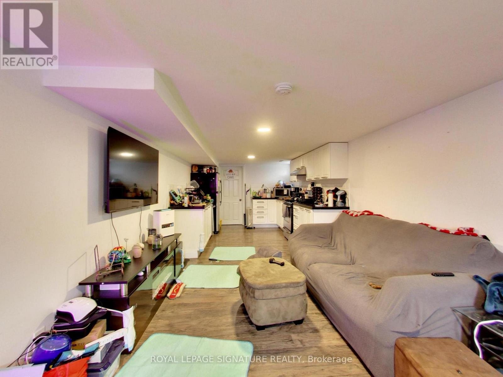 102 CENTRAL PARK BOULEVARD N - 36