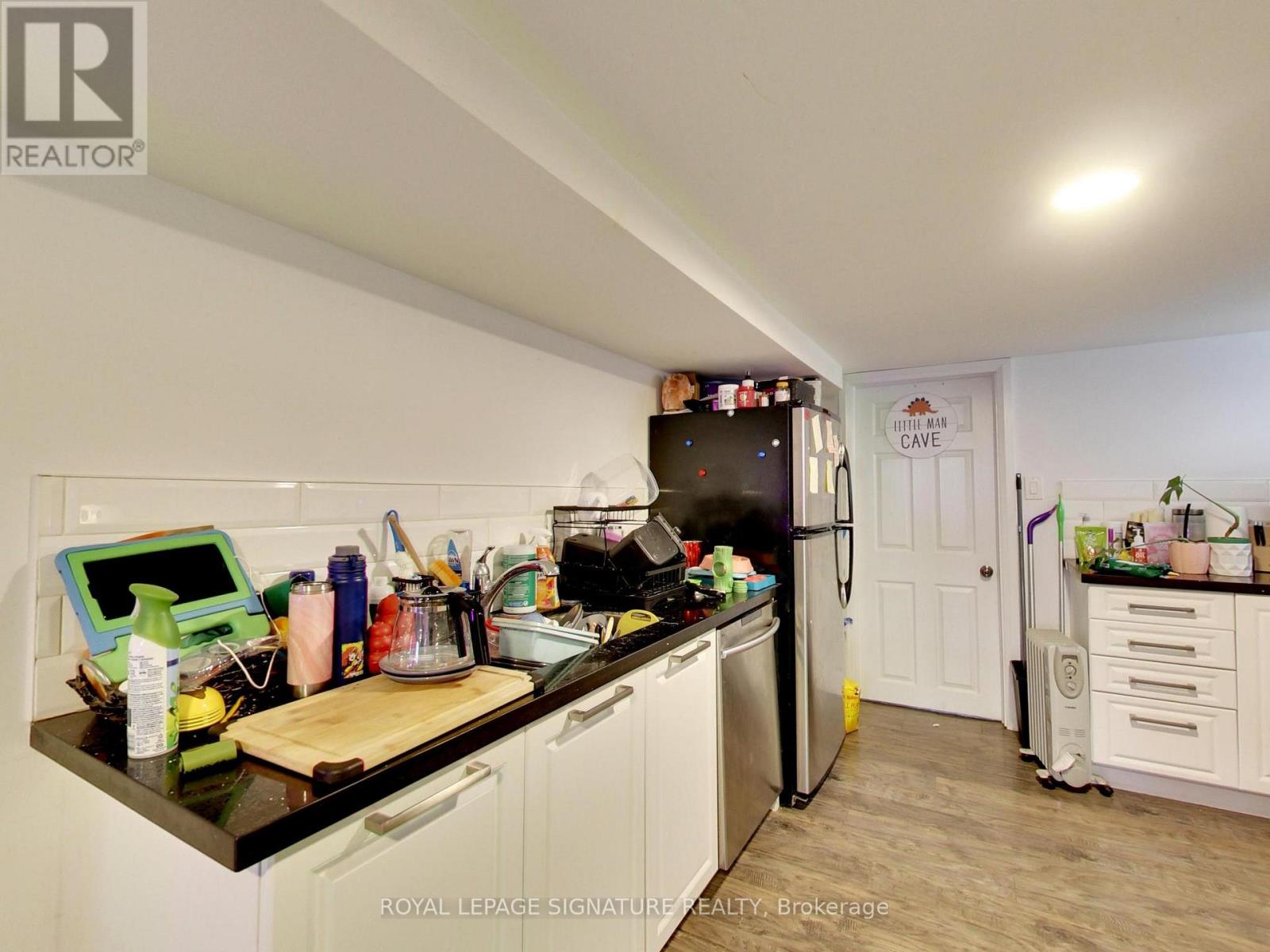 102 CENTRAL PARK BOULEVARD N - 40