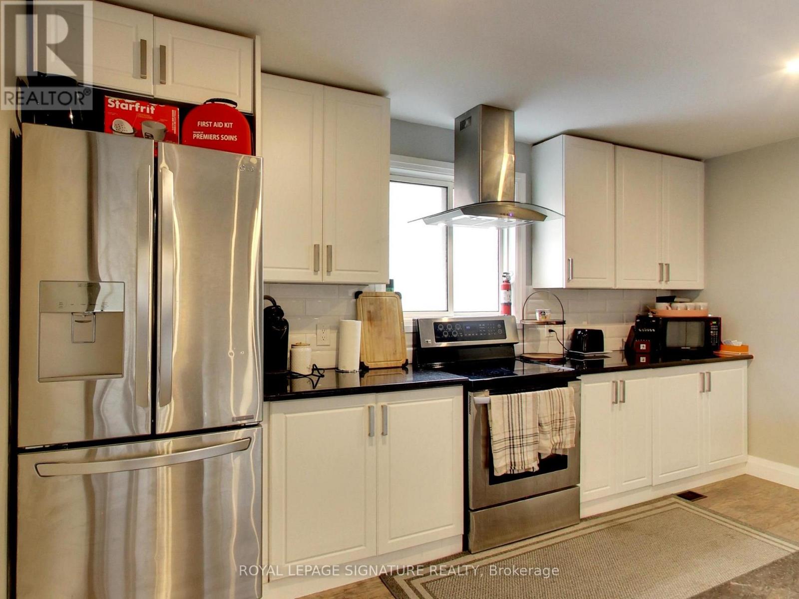 102 CENTRAL PARK BOULEVARD N - 7