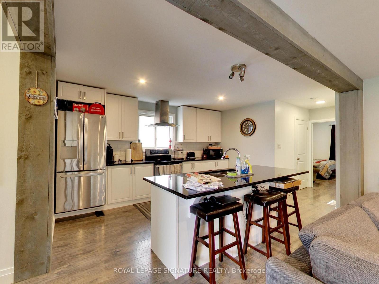 102 CENTRAL PARK BOULEVARD N - 8
