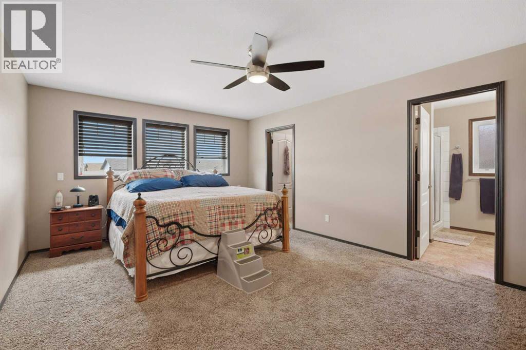 182 Robinson Avenue, Penhold