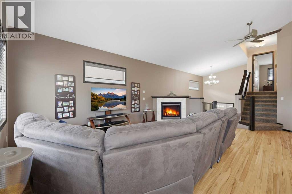 182 Robinson Avenue, Penhold