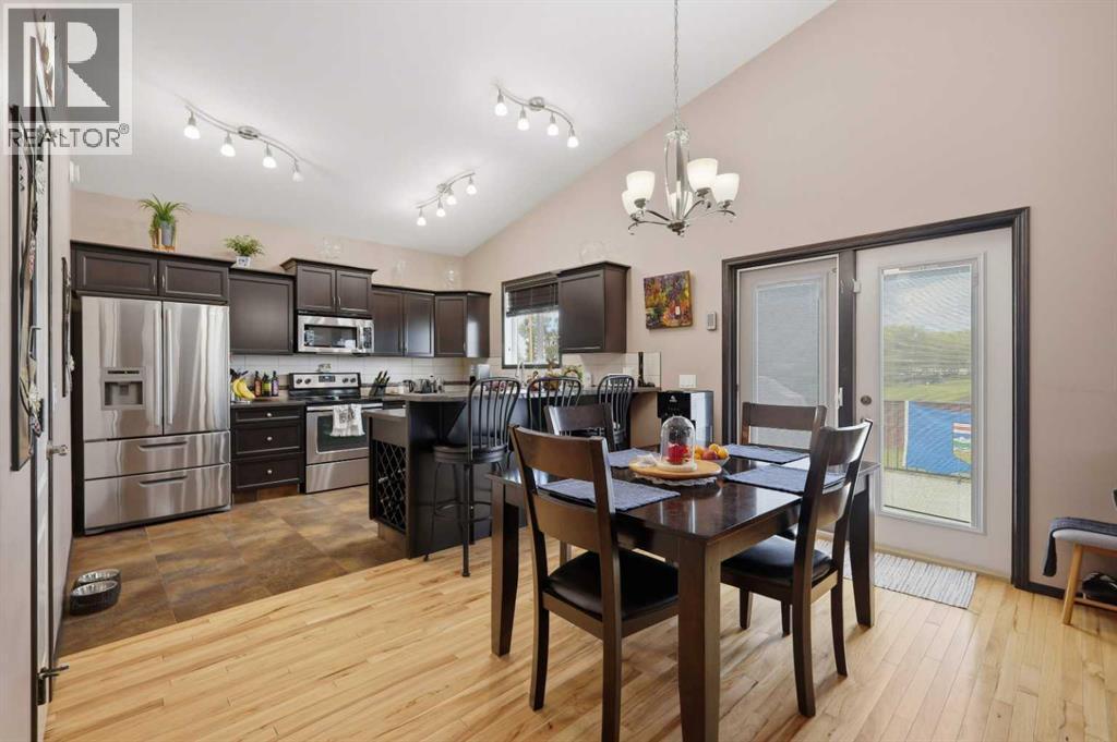 182 Robinson Avenue, Penhold