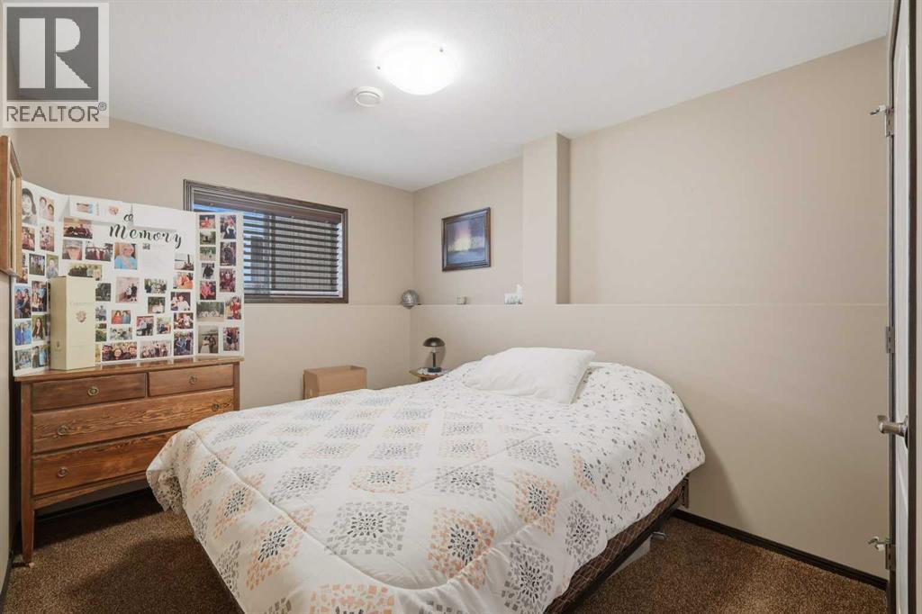 182 Robinson Avenue, Penhold