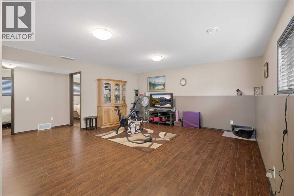 182 Robinson Avenue, Penhold