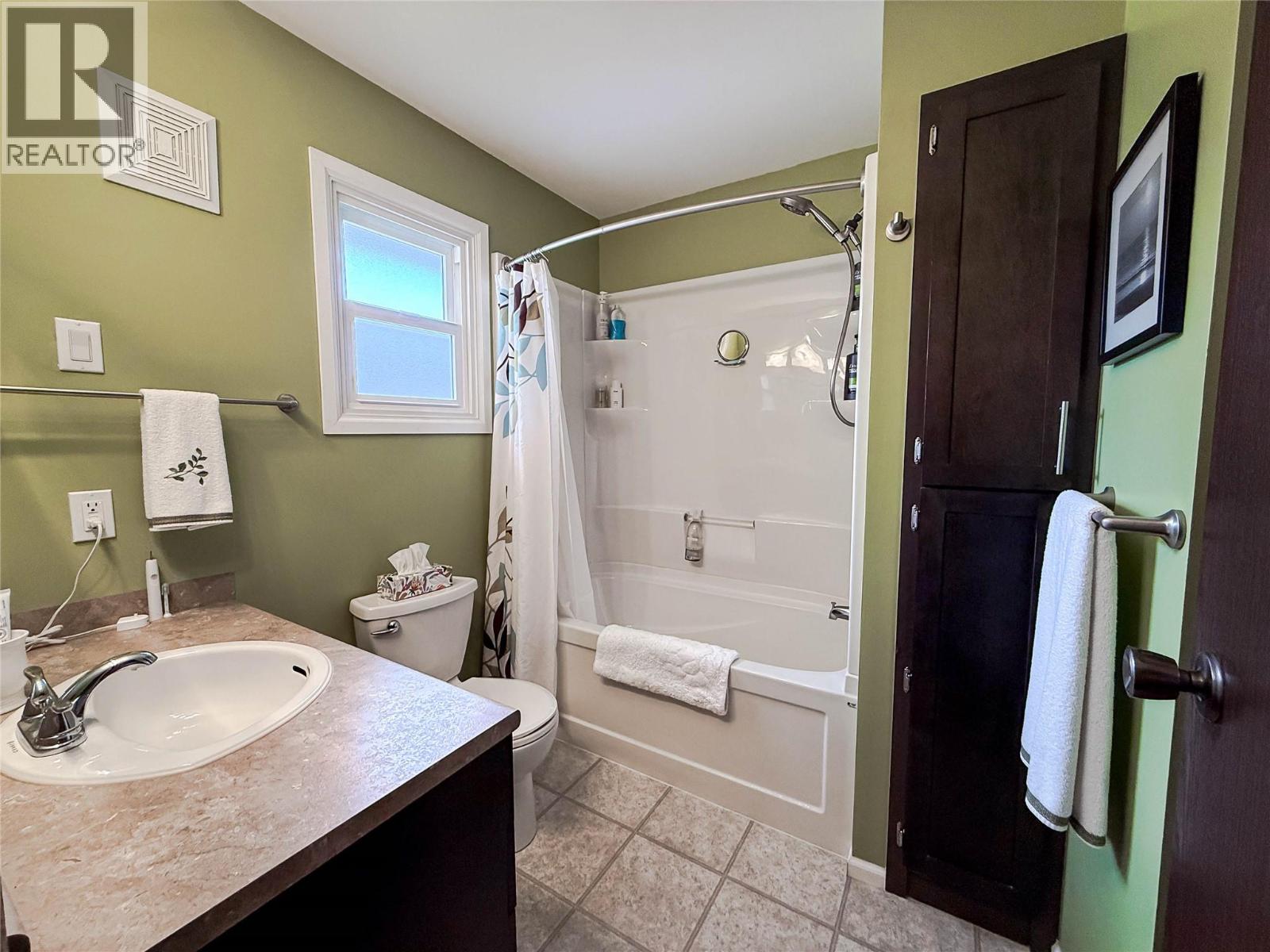 1213 Primrose Street, Trail