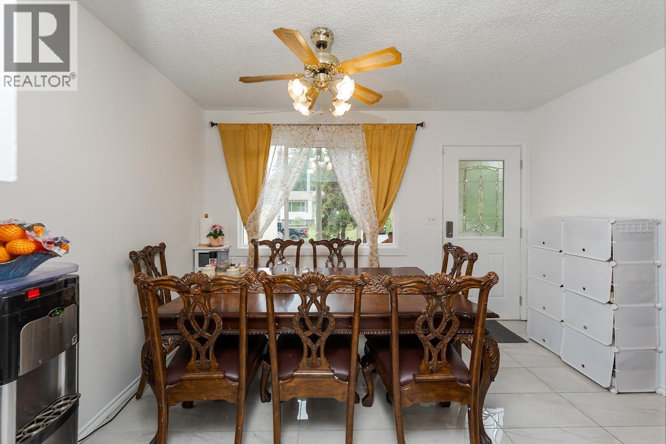 2613 OAK STREET - 8