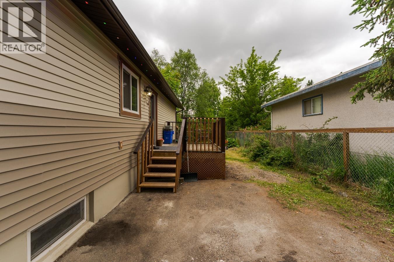 2613 OAK STREET - 35