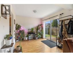 Entrance - B 345 Menzies Ave, Courtenay, BC V9N3C2 Photo 6