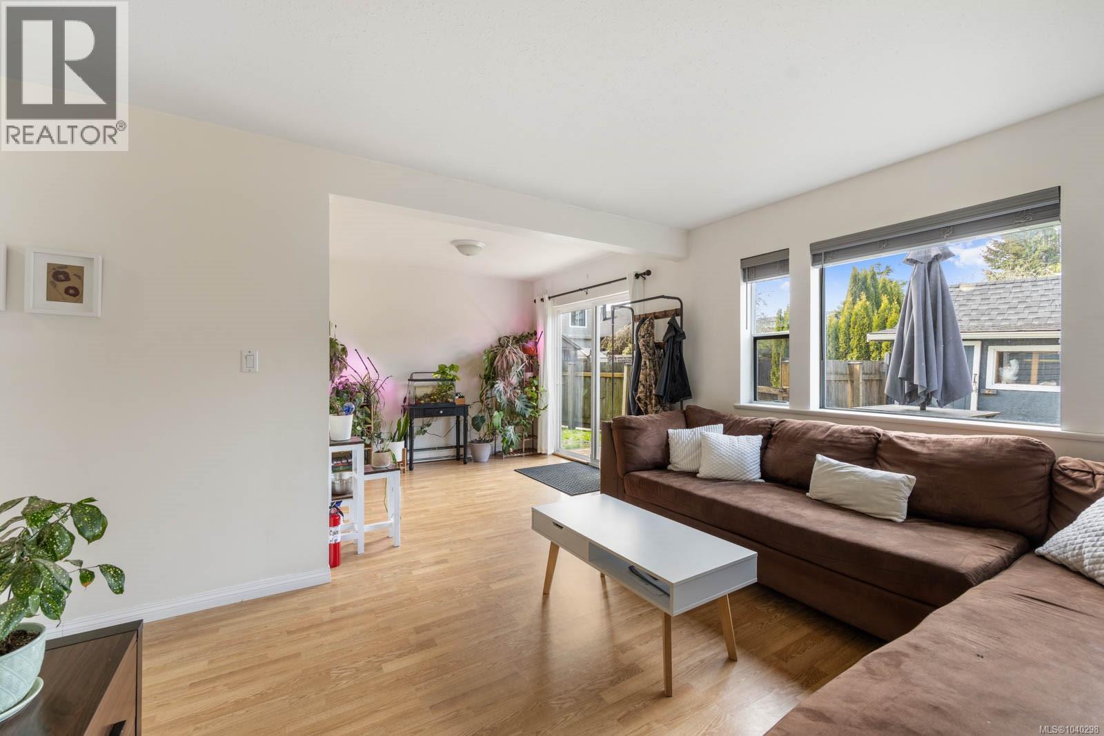 #B 345 Menzies Ave - 3