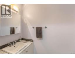 B 345 Menzies Ave, Courtenay, BC V9N3C2 Photo 21