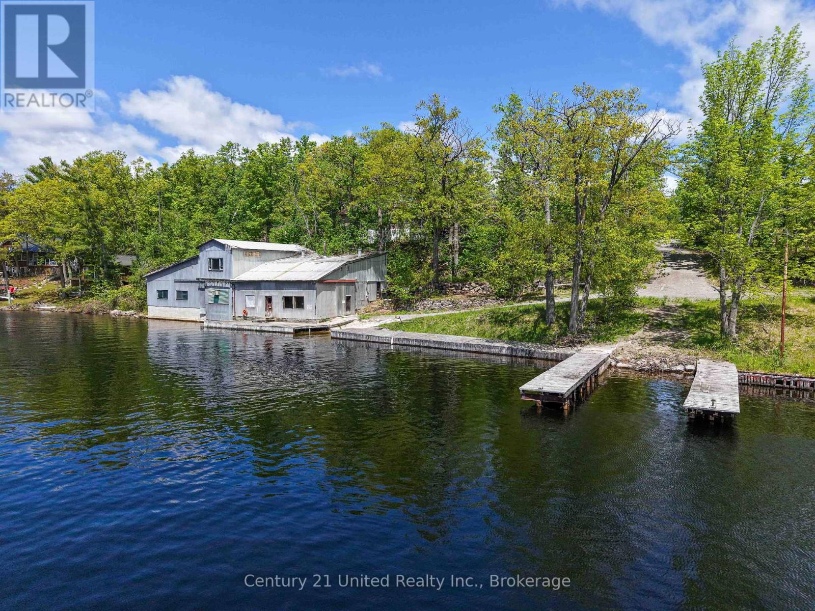 832 NORTHEY'S BAY ROAD - 1
