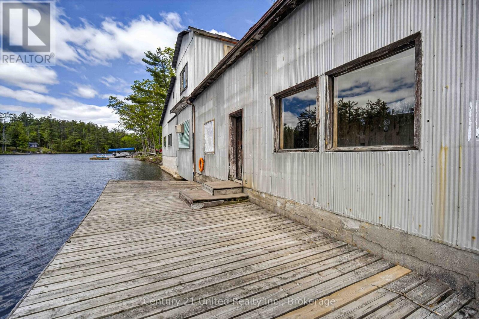832 NORTHEY'S BAY ROAD - 20