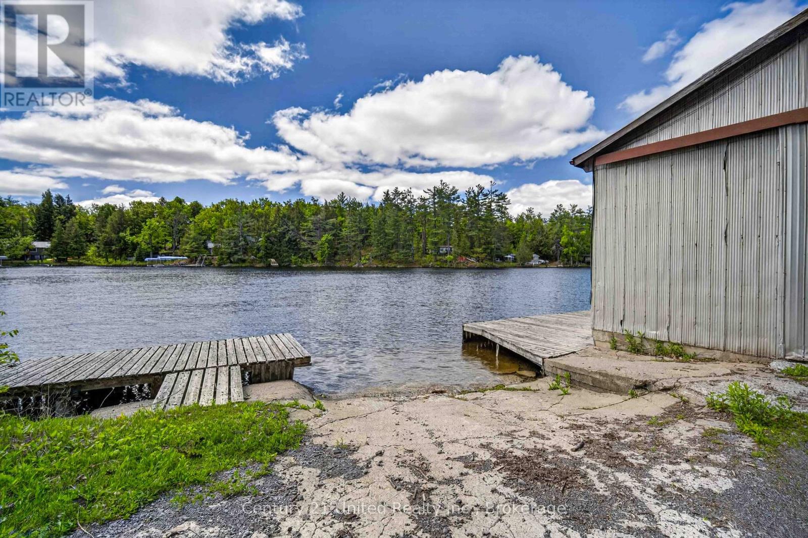 832 NORTHEY'S BAY ROAD - 23