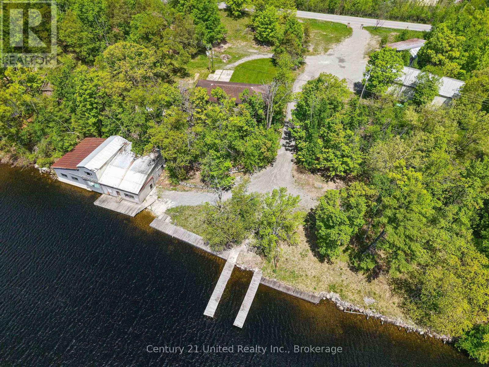832 NORTHEY'S BAY ROAD - 3
