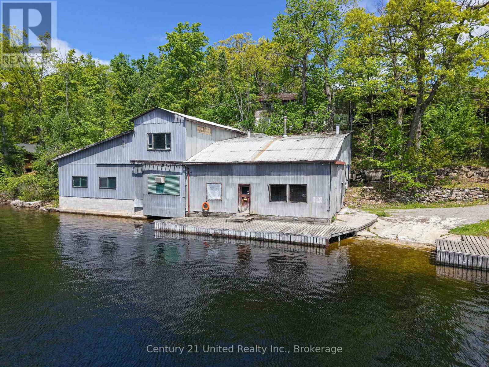 832 NORTHEY'S BAY ROAD - 36