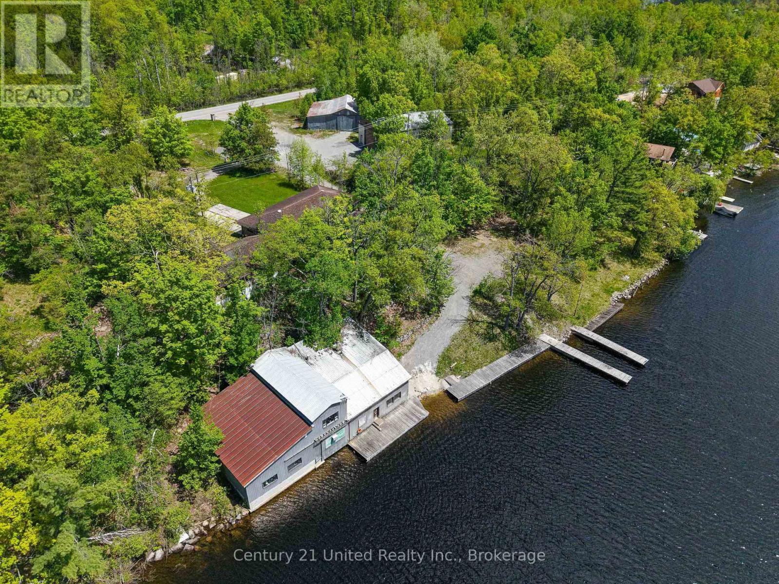 832 NORTHEY'S BAY ROAD - 4