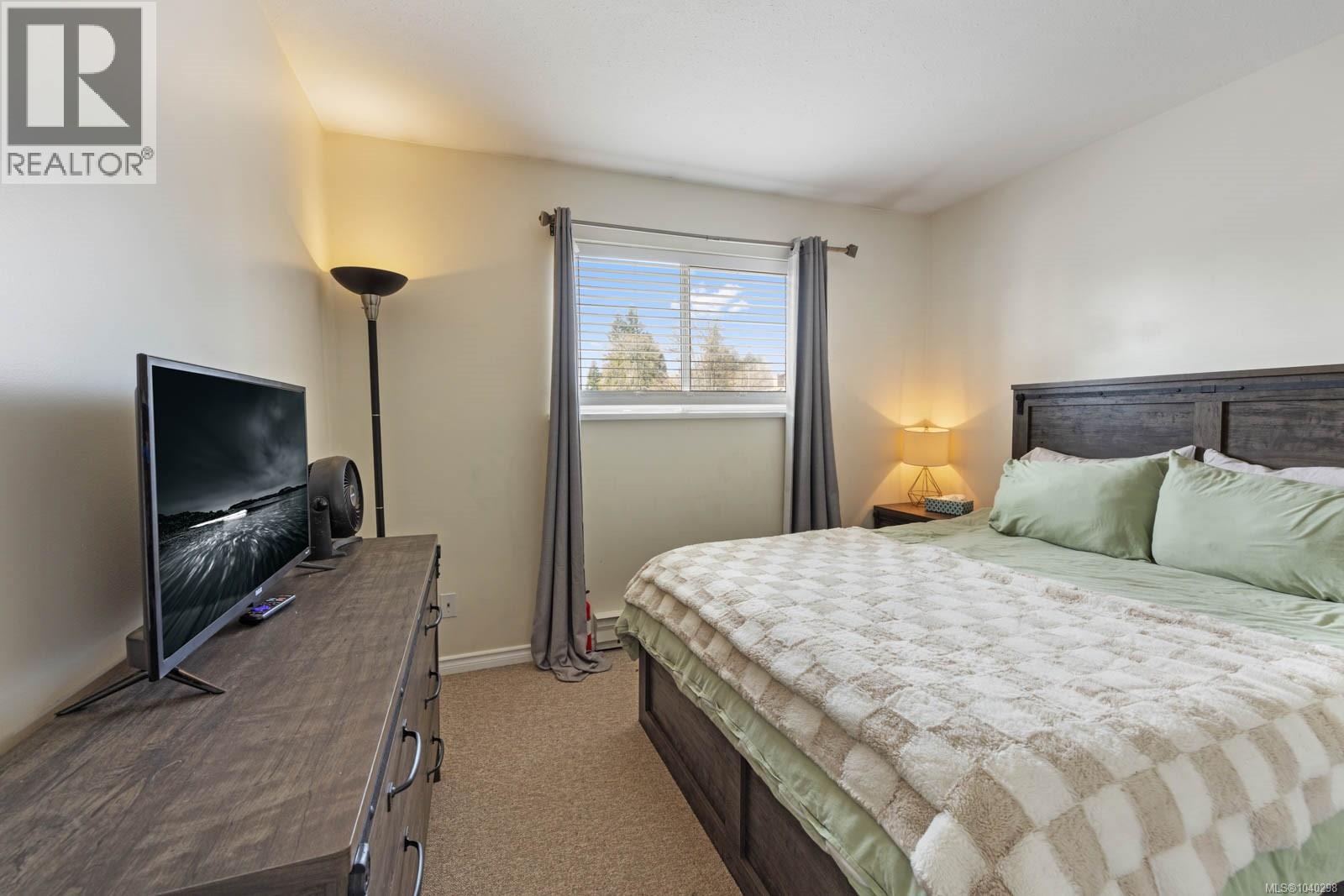 #B 345 Menzies Ave - 9
